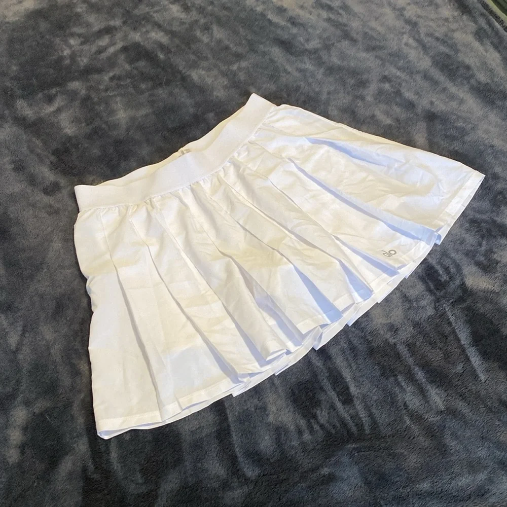 🌼 NWT Alo Yoga White Varsity Tennis Skirt